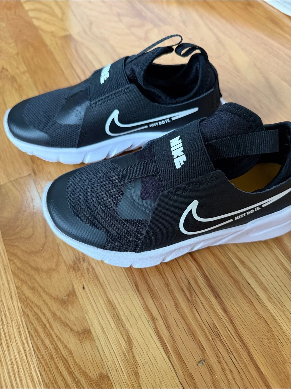 Little kids Nike Flex Runner 2 - Size 12C - New w/out box